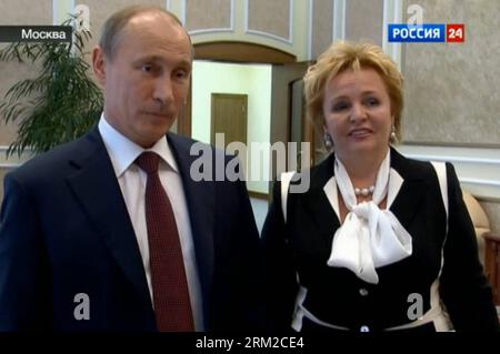 Bildnummer: 59786447  Datum: 06.06.2013  Copyright: imago/Xinhua (130606) -- MOSCOW, June 6, 2013 (Xinhua) -- Image taken from video shows Russian President Vladimir Putin and his wife Lyudmila Putina being interviewed in a program on a local news TV channel on June 6, 2013. Putin and his wife Lyudmila Putina on Thursday announced their divorce. (Xinhua) RUSSIA-MOSCOW-PUTIN-DIVORCE PUBLICATIONxNOTxINxCHN Politik people privat Familie Frau Ehefrau xas x0x 2013 quer      59786447 Date 06 06 2013 Copyright Imago XINHUA  Moscow June 6 2013 XINHUA Image Taken from Video Shows Russian President Vlad Stock Photo