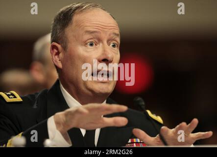 Bildnummer: 59821054 Datum: 12.06.2013 Copyright: imago/Xinhua (130612) -- WASHINGTON D.C., 12. Juni 2013 (Xinhua) -- General Keith Alexander, Befehlshaber des U.S. Cyber Command, Direktor der National Security Agency (NSA), bezeugt vor einer Anhörung des Senatsausschusses in Washington D.C. am 12. Juni 2013. (Xinhua/Fang Zhe) US-WASHINGTON-POLITICS-ARMY-HEARING PUBLICATIONxNOTxINxCHN Senat Ausschuss People xas x0x 2013 quer premiumd 59821054 Datum 12 06 2013 Copyright Imago XINHUA Washington D C 12. Juni 2013 XINHUA General Keith Alexander Commander of the U S Cyber Stockfoto