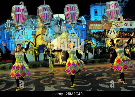 Bildnummer: 59821352  Datum: 12.06.2013  Copyright: imago/Xinhua Actors take part in Lisbon s popular marches contest during Saint Anthony festivities in Lisbon, Portugal, June 12, 2013. Since June 1 every year, celebrate for a whole month the festivities of the Day of Saint Anthony, who is the Lisbon s patron saint. (Xinhua/Zhang Liyun) (lyx) PORTUGAL-LISBON-SAINT ANTHONY CELEBRATION PUBLICATIONxNOTxINxCHN xas x0x 2013 quer     59821352 Date 12 06 2013 Copyright Imago XINHUA Actors Take Part in Lisbon S Popular Marches Contest during Saint Anthony Festivities in Lisbon Portugal June 12 2013 S Stock Photo