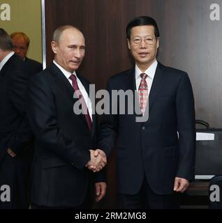 Bildnummer: 59878866 Datum: 20.06.2013 Copyright: imago/Xinhua (130620) -- ST. PETERSBURG, 20. Juni 2013 (Xinhua) -- der russische Präsident Wladimir Putin trifft sich mit dem chinesischen Vize-Premier Zhang Gaoli (R), der Vertreter der chinesischen Regierung ist, um an der St. Petersburger Internationales Wirtschaftsforum in St. Petersburg, Russland, 20. Juni 2013. (Xinhua/Pang Xinglei) (zc) RUSSLAND-CHINA-ZHANG GAOLI-PUTIN-TREFFEN PUBLICATIONxNOTxINxCHN People xas x0x 2013 Quadrat Premiere 59878866 Datum 20 06 2013 Copyright Imago XINHUA Sankt Petersburg 20. Juni 2013 der russische Präsident Wladimir Putin trifft sich Stockfoto