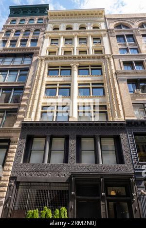 Die University Mews befindet sich in der E. 12th St., Storico Co-op in Greenwich Village, 2023, New York City, USA Stockfoto