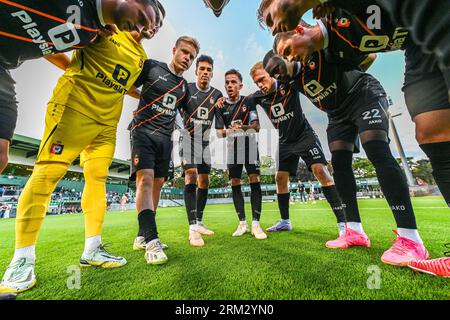 Lommel, Belgium. 26th Aug, 2023. Team Deinze pictured before a soccer game between SK Lommel and KMSK Deinze on the third matchday in the Challenger Pro League for the 2023-2024 on August 26, 2023 in Lommel, Belgium. Credit: sportpix/Alamy Live News Stock Photo