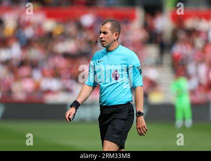 26. August 2023; Gtech Community Stadium, Brentford, London, England; Premier League Football, Brentford versus Crystal Palace; Schiedsrichter Peter Banks Credit: Action Plus Sports Images/Alamy Live News Stockfoto