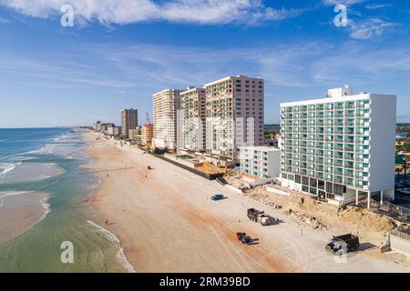 Daytona Beach Shores Florida, Atlantik, Luftaufnahme von oben, Condominium Hotels am Meer, Hurricane Ian Nicole Reinigung, Swimmingpool d Stockfoto