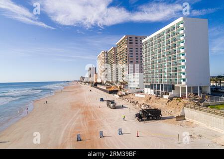 Daytona Beach Shores Florida, Atlantik, Luftaufnahme von oben, Condominium Hotels am Meer, Hurricane Ian Nicole Reinigung, Swimmingpool d Stockfoto