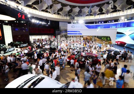 Bildnummer: 60123033  Datum: 13.07.2013  Copyright: imago/Xinhua  File photo taken on July 13, 2013 shows pavilions of the First Automotive Works Group (FAW) at an auto exhibition in Changchun, capital of northeast China s Jilin Province. The First Automotive Works Group (FAW) will have its 60th founding anniversary on July 15, 2013, which also marks the history of China s auto industry. Founded in 1953, the auto maker is known as the cradle of China s automobile industry for it produced the country s first self-made truck, the Jiefang, in 1956. Since then, China s auto industry has forge ahea Stockfoto