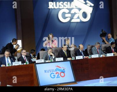 Bildnummer: 60167385 Datum: 20.07.2013 Copyright: imago/Xinhua (130719) -- MOSKAU, 20. Juli 2013 (Xinhua) -- der chinesische Finanzminister Lou Jiwei (4. L, Front) und Zhou Xiaochuan (3. L, Front), Gouverneur der Chinesischen Volksbank, nehmen an den Treffen der 20 (G20) Finanzminister und Zentralbankgouverneure in Moskau, Russland, am 20. Juli 2013 Teil. Die Treffen der G20-Finanzminister und Zentralbankgouverneure begannen am Freitag in Moskau. (Xinhua/Ding Yuan)(zhf) RUSSLAND-MOSKAU-G20 PUBLICATIONxNOTxINxCHN People Politik x0x xrj 2013 quer 60167385 Datum 20 07 2013 Copyright Imago XINHUA M Stockfoto