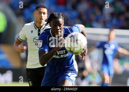 Cardiff, Großbritannien. 26. August 2023. Ike Ugbo von Cardiff City in Aktion. EFL Skybet Championship Match, Cardiff City gegen Sheffield Mittwoch im Cardiff City Stadium in Cardiff, Wales am Samstag, den 26. August 2023. Dieses Bild darf nur zu redaktionellen Zwecken verwendet werden. Nur redaktionelle Verwendung, Bild von Andrew Orchard/Andrew Orchard Sports Photography/Alamy Live News Credit: Andrew Orchard Sports Photography/Alamy Live News Stockfoto