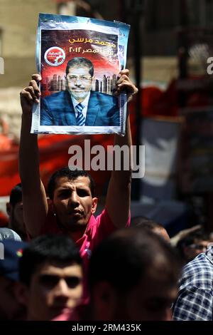 Bildnummer: 60364495  Datum: 16.08.2013  Copyright: imago/Xinhua (130816) -- AMMAN, Aug. 16, 2013 (Xinhua) -- Members of Jordanian Brotherhood movement take part in a protest against the Egyptian regime in front of Al-Husseini Mosque in Amman, Jordan, Aug. 16, 2013. Thousands of Jordanian Brotherhood movement members gathered following Friday prayers during a rally to protest against the killings of Brotherhood supporters of ousted Egyptian president Mohamed Morsi. (Xinhua/Mohammad Abu Ghosh) JORDAN-AMMAN-PROTEST PUBLICATIONxNOTxINxCHN Politik Proteste x0x xkg 2013 hoch premiumd      60364495 Stock Photo