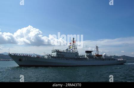 Bildnummer: 60366910  Datum: 18.08.2013  Copyright: imago/Xinhua (130818) -- KOTA KINABALU, Aug. 18, 2013 (Xinhua) -- The Chinese Navy s training vessel arrives at the harbour in Kota Kinabalu, Malaysia, Aug. 18, 2013. The Chinese Navy s training vessel Zhenghe arrived at Malaysia s Borneo state of Sabah on Sunday, starting a five-day goodwill visit to the country. (Xinhua/Lin Hao) MALAYSIA-KOTA KINABALU-CHINESE NAVY-VISIT PUBLICATIONxNOTxINxCHN xns x0x 2013 quer      60366910 Date 18 08 2013 Copyright Imago XINHUA  Kota Kinabalu Aug 18 2013 XINHUA The Chinese Navy S Training Vessel arrives AT Stock Photo