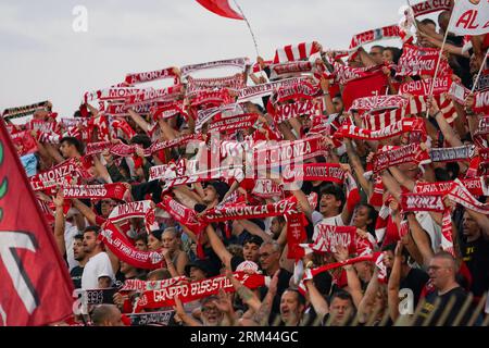 Monza, Italie. 26. August 2023. Fans von AC Monza während des italienischen Meisterschaftsspiels Serie A zwischen AC Monza und Empoli FC am 26. August 2023 im U-Power Stadium in Monza, Italien - Foto Morgese-Rossini/DPPI Credit: DPPI Media/Alamy Live News Stockfoto