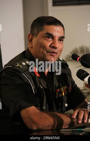 Bildnummer: 60379510 Datum: 21.08.2013 Copyright: imago/Xinhua (130821) -- COLOMBO, 21. Aug. 2013 (Xinhua) -- Sri Lankas Chief of Defence Staff, General Jagath Jayasuriya, spricht vor dem Treffen der Regierungschefs des Commonwealth im November 2013 in Colombo, der Hauptstadt Sri Lankas, mit den Medien über Sicherheitsbedenken. Jayasuriya sagte, die Geheimdienste seien in Alarmbereitschaft, um Versuche zu verhindern, das Land vor dem Treffen zu diskreditieren. (Xinhua/Pushpika Karunaratne) (syq) SRI LANKA-COLOMBO-MEETING-SECURITY PUBLICATIONxNOTxINxCHN People Politik Militär PK x0x xmb 2013 hoch 60379510 Stockfoto