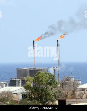 Bildnummer: 60383628  Datum: 22.08.2013  Copyright: imago/Xinhua TRIPOLI,  (Xinhua) -- Photo  shows a general view of Azzawiya Oil Refining Company in the City of Az-Zawiyah, about 48 km west of Lybian capital Tripoli. (Xinhua/Hamza Turkia)(zhf) LIBYA-TRIPOLI-OIL COMPANY PUBLICATIONxNOTxINxCHN Ölraffinerie Raffinerie Öl xns x0x 2013 hoch premiumd     60383628 Date 22 08 2013 Copyright Imago XINHUA Tripoli XINHUA Photo Shows a General View of Azzawiya Oil refining Company in The City of AZ Sectarian Zawiyah About 48 km WEST of Lybian Capital Tripoli XINHUA Hamza Turkia  Libya Tripoli Oil Compan Stock Photo