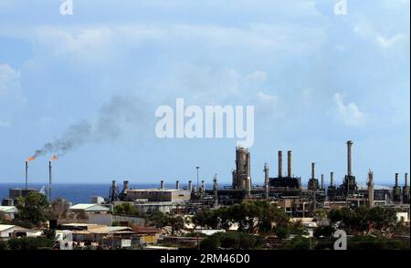 Bildnummer: 60383625 Datum: 22.08.2013 Copyright: imago/Xinhua TRIPOLI, (Xinhua) -- Foto zeigt eine allgemeine Ansicht der Azzawiya Oil Refining Company in der Stadt Az-Zawiyah, etwa 48 km westlich der lybischen Hauptstadt Tripoli. (Xinhua/Hamza Turkia)(zhf) LIBYEN-TRIPOLI-ÖLUNTERNEHMEN PUBLICATIONxNOTxINxCHN Ölraffinerie Raffinerie Öl xns x0x 2013 quer Aufmacher Premiere 60383625 Datum 22 08 2013 Copyright Imago XINHUA Tripoli XINHUA Foto zeigt eine allgemeine Ansicht der Azzawiya-Ölraffinationsfirma in der Stadt AZ Sektierer Zawiyah etwa 48 km WESTLICH der lybischen Hauptstadt Tripoli XINHUA Hamza TURKIA Libyen Tripoli Stockfoto