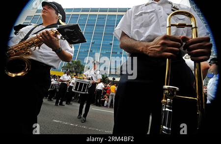 Bildnummer: 60418175  Datum: 01.09.2013  Copyright: imago/Xinhua Akademi Polisi Indonesia New York City Police Band perform during World Police Band Concert in Jakarta, Indonesia, Sept. 1, 2013. Bands from five countrys including Indonesia, Vietnam, South Korea, the United States and Japan attended the World Police Band Concert. (Xinhua/Agung Kuncahya B.) INDONESIA-JAKARTA-WORLD POLICE BAND CONCERT PUBLICATIONxNOTxINxCHN Gesellschaft x0x xsk 2013 quer     60418175 Date 01 09 2013 Copyright Imago XINHUA  Polisi Indonesia New York City Police Tie perform during World Police Tie Concert in Jakart Stock Photo