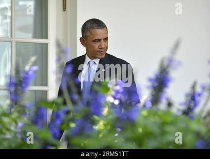 Bildnummer: 60551047 Datum: 01.10.2013 Copyright: imago/Xinhua (131001) -- WASHINGTON, 1. Oktober 2013 (Xinhua) -- US-Präsident Barack Obama verlässt das Haus, nachdem er am 1. Oktober 2013 eine Erklärung über die Schließung der Regierung im Rosengarten des Weißen Hauses in Washington D.C. abgegeben hat. US-Präsident Barack Obama beschuldigte am Dienstag Republikaner im Kongress für die Schließung der Bundesregierung und verteidigte sein unterzeichnetes Gesundheitsgesetz. (Xinhua/Zhang Jun) US-WASHINGTON-OBAMA-REGIERUNG SHUTDOWN PUBLICATIONxNOTxINxCHN Politik People PK Pressetermin Shutdown US Stockfoto