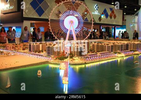 Bildnummer: 60581602  Datum: 09.10.2013  Copyright: imago/Xinhua (131009) -- DUBAI, Oct. 9, 2013 (Xinhua) -- A model of coastal complex is displayed at the Cityscape Global in Dubai, the United Arab Emirates, on Oct. 9, 2013. The three-day property fair, which runs its 12th edition, attracts over 200 regional and international exhibitors, with a series of new mega-projects launched on the show. (Xinhua/Song Yu) UAE-DUBAI-EXHIBITION-REAL ESTATE PUBLICATIONxNOTxINxCHN Wirtschaft Messe xsp x0x 2013 quer      60581602 Date 09 10 2013 Copyright Imago XINHUA  Dubai OCT 9 2013 XINHUA a Model of Coast Stock Photo