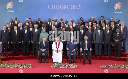 Bildnummer: 60719338 Datum: 15.11.2013 Copyright: imago/Xinhua (131115) -- COLOMBO, 15. November 2013 (Xinhua) -- Gäste posieren für Fotos nach der Eröffnungszeremonie des Treffens der Regierungschefs des Commonwealth in Colombo, Sri Lanka, 15. November 2013. Das dreitägige Treffen wurde hier am Freitag eröffnet. (Xinhua) (dzl) SRI LANKA-COLOMBO-COMMONWEALTH-GIPFEL PUBLICATIONxNOTxINxCHN People Politik xns x0x 2013 quer Aufmacher Premiere 60719338 Datum 15 11 2013 Copyright Imago XINHUA Colombo 15. November 2013 XINHUA-Gäste posieren für Fotos nach der Eröffnungszeremonie des Treffens der Regierungschefs des Commonwealth Stockfoto