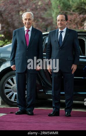 Bildnummer: 60725092 Datum: 17.11.2013 Copyright: imago/Xinhua (131117) -- JERUSALEM, 17. November 2013 (Xinhua) -- der israelische Präsident Shimon Peres (L) veranstaltet am 17. November 2013 eine offizielle Begrüßungszeremonie für den Besuch des französischen Präsidenten Francois Hollande (R) in der Residenz des Präsidenten in Jerusalem. Der israelische Präsident Shimon Peres traf sich hier am Sonntag mit dem französischen Präsidenten Francois Hollande. (Xinhua/Li Rui) MIDEAST-JERUSALEM-ISRAEL-SHIMON PERES-FRANCE-FRANCOIS HOLLANDE-MEETING PUBLICATIONxNOTxINxCHN People Politik x0x xkg 2013 hohe Premiere 60725092 Datum 17 11 2013 Copyright Imago Stockfoto