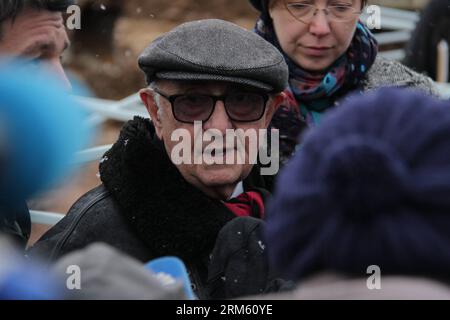 Bildnummer: 60757211  Datum: 25.11.2013  Copyright: imago/Xinhua     (131125) -- TOMASICA, Nov. 25, 2013 (Xinhua) -- Theodor Meron, president of International Criminal Tribunal for the former Yugoslavia (ICTY), speaks to journalists during his short visit to a mass grave near Tomasica, a village in Bosnia and Hercegovina, Nov. 25, 2013. Forensic experts from international organizations have found remains of about 430 victims in the mass graves, mostly Muslim Bosniaks and Croats killed by Serbs during the 1992-1995 war.(Xinhua/Haris Memija) BOSNIA AND HERCEGOVINA-TOMASICA-WARCRIMES-ICTY PUBLICA Stock Photo