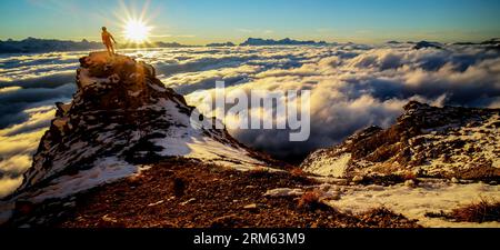 FRANKREICH. ISERE (38). VERCORS NATURPARK. WOLKENMEER UNTER DEN KLIPPEN DES VERCORS ORIENTAL Stockfoto