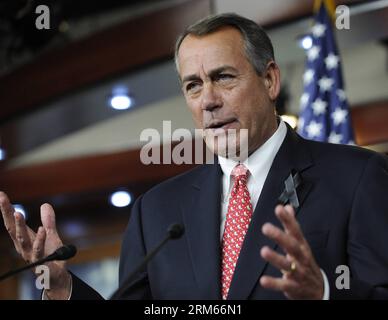 Bildnummer: 60823374 Datum: 12.12.2013 Copyright: imago/Xinhua US-Sprecher John Boehner (R-OH) spricht mit Reportern während einer Presse über den Haushaltsvertrag und andere Themen auf dem Capitol Hill in Washington D.C., Hauptstadt der Vereinigten Staaten, 12. Dezember 2013. (Xinhua/Zhang Jun) US-WASHINGTON-BUDGET DEAL-BOEHNER PUBLICATIONxNOTxINxCHN People Politik Premiumd x0x xkg 2013 quer Stockfoto