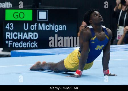San Jose, Kalifornien, USA. 26. August 2023. Frederick Richard (43) führt am Samstag, den 26. August 2023, die Xfinity U.S. Gymnastics Championships im SAP Center in San Jose, Kalifornien, 2023 auf dem Boden aus (Bild: © David G. McIntyre/ZUMA Press Wire). NUR REDAKTIONELLE VERWENDUNG! Nicht für kommerzielle ZWECKE! Stockfoto