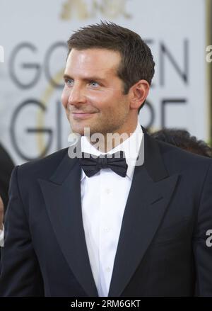 Der Schauspieler Bradley Cooper kommt am 12. Januar 2014 für die 71. Golden Globe Awards in Beverly Hills, Kalifornien, USA. (Xinhua/Yang Lei) U.S.-BEVERLY HILLS-GOLDEN GLOBE AWARDS PUBLICATIONxNOTxINxCHN Schauspieler Bradley Cooper kommt für die 71. Jährlichen Golden Globe Awards in Beverly Hills Kalifornien die Vereinigten Staaten AM 12. Januar 2014 XINHUA Yang Lei U S Beverly Hills Golden Globe Awards PUBLICATIONxNOTxINxCHN Stockfoto