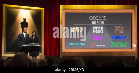 (140116) -- LOS ANGELES, 16. Januar 2014 (Xinhua) -- Schauspieler Chris Hemsworth (L) und der Präsident der Academy of Motion Picture Arts and Sciences Cheryl Boone Isaacs sprechen bei der 86th Academy Awards Nominations Ansage, an der Academy of Motion Picture Arts and Sciences in Beverly Hills, Kalifornien, USA, 16. Januar, 2014. die Oscars finden am 2. März 2014 im Dolby Theatre in Hollywood, Kalifornien, statt. (Xinhua/Yang Lei) US-LOS ANGELES-ACADEMY AWARDS-NOMINIERUNG PUBLICATIONxNOTxINxCHN Los Angeles 16. Januar 2014 XINHUA-Schauspieler Chris l und Academy of Motion Picture Arts and Sciences Presi Stockfoto