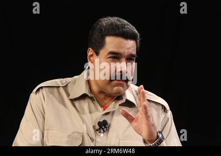 HAVANNA, 30. Januar 2014 (Xinhua) – Venezuelas Präsident Nicolas Maduro nimmt an einem Interview im kubanischen Fernsehsender in Havanna, Kuba, 30. Januar 2014 Teil. Nicolas Maduro hob die Fortschritte hervor, die auf dem zweiten Gipfel der Gemeinschaft der lateinamerikanischen und karibischen Staaten (CELAC, spanisches Akronym), der am Mittwoch abgeschlossen wurde, zur Entkolonialisierung des Kontinents erzielt wurden. (Xinhua/Prensa Presidencial) (ctt) KUBA-HAVANNA-VENEZUELA-POLITICS-MADURO PUBLICATIONxNOTxINxCHN Havanna Jan 30 2014 XINHUA Venezuelas Präsident Nicolas Maduro nimmt Teil Stockfoto