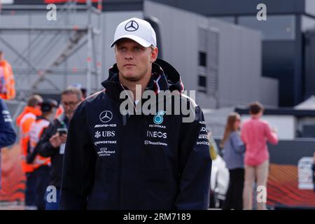 ZANDVOORT, NIEDERLANDE - AUGUST 26: Reservefahrer Mick Schumacher vom Mercedes-AMG PETRONAS F1 Team schaut während des niederländischen GP Formel 1 und auf CI Stockfoto