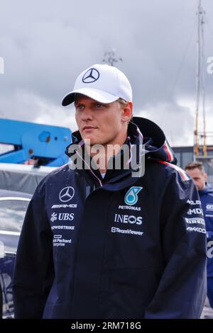 ZANDVOORT, NIEDERLANDE - AUGUST 26: Reservefahrer Mick Schumacher vom Mercedes-AMG PETRONAS F1 Team schaut während des niederländischen GP Formel 1 und auf CI Stockfoto