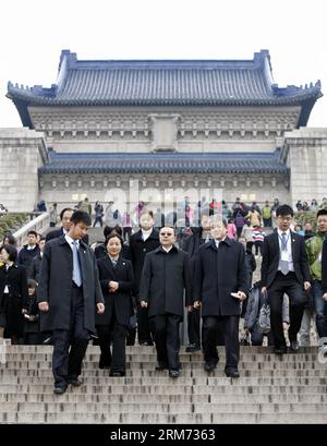 (140212) -- NANJING, Feb. 12, 2014 (Xinhua) -- Wang Yu-chi (2nd R), Taiwan s mainland affairs chief, visits Dr. Sun Yat-sen s mausoleum in Nanjing, capital of east China s Jiangsu Province, Feb. 12, 2014. (Xinhua/Shen Bohan) (lfj) CHINA-NANJING-WANG YU-CHI-MAINLAND VISIT (CN) PUBLICATIONxNOTxINxCHN   Nanjing Feb 12 2014 XINHUA Wang Yu Chi 2nd r TAIWAN S Mainland Affairs Chief visits Dr Sun Yat Sen S Mausoleum in Nanjing Capital of East China S Jiangsu Province Feb 12 2014 XINHUA Shen Bohan  China Nanjing Wang Yu Chi Mainland Visit CN PUBLICATIONxNOTxINxCHN Stock Photo