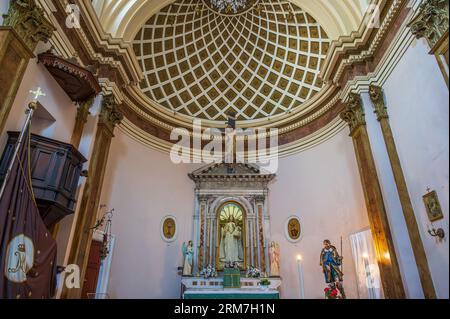 Die Kirche San Rocco, auch bekannt als Madonna del Carmine, befindet sich in Scanno. Sie wird auch Madonna del Carmine genannt, da sie seit 1784 b hat Stockfoto