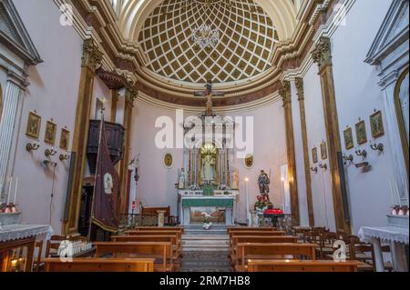 Die Kirche San Rocco, auch bekannt als Madonna del Carmine, befindet sich in Scanno. Sie wird auch Madonna del Carmine genannt, da sie seit 1784 b hat Stockfoto