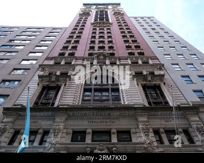 Architektonische Details des Tiffany & Co.-Gebäudes an der Wall Street, im Finanzviertel von Lower Manhattan in New York City, USA Stockfoto