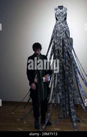 (140320) -- Frankfurt, (Xinhua) -- Designer Mundi from Iceland appears at the press preview of The Weather Diaries:3rd Nordic Fashion Biennale at the Museum Angewandte Kunst in Frankfurt, Germany on March 19, 2014. From 21 March to 22 June 2014 Frankfurt will host the 3rd Nordic Fashion Biennale introducing young-generation fashion-makers and established designers from Greenland, Iceland and Faroe Islands. The exhibition by Cooper&Gorfer The Weather Diaries at the Museum Angewandte Kunst will form the core of the biennial.(Xinhua/Luo Huanhuan) GERMANY-FRANKFURT-NORDIC FASHION BIENNALE-PRESS PR Stockfoto