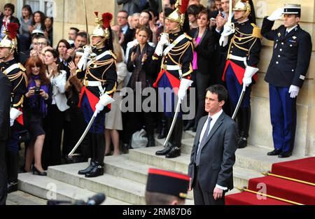 French newly-named Prime Minister Manuel Valls attends the official handover ceremony at Hotel Matignon, an French prime minister s official residence, in Paris, France, April 1, 2014.   (Xinhua/Chen Xiaowei) FRANCE-PARIS-PRIME MINISTER-HANDOVER PUBLICATIONxNOTxINxCHN   French newly Named Prime Ministers Manuel Valls Attends The Official Handover Ceremony AT Hotel Matignon to French Prime Ministers S Official Residence in Paris France April 1 2014 XINHUA Chen Xiaowei France Paris Prime Ministers Handover PUBLICATIONxNOTxINxCHN Stock Photo