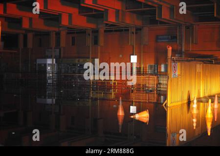 (140402) -- IQUIQUE, April 2, 2014 (Xinhua) -- A coach station is seen flooded after an earthquake in Iquique of Tarapaca Region, north of Chile, on April 2, 2014. An 8.2-magnitude earthquake hit off the northern coast of Chile Tuesday, leaving five people dead and three severely injured, while thousands of people have been evacuated due to a tsunami alert. (Xinhua/Pablo Vera/Agencia Uno) (djj) CHILE-IQUIQUE-EARTHQUAKE PUBLICATIONxNOTxINxCHN   Iquique April 2 2014 XINHUA a Coach Station IS Lakes flooded After to Earthquake in Iquique of Tarapaca Region North of Chile ON April 2 2014 to 8 2 mag Stockfoto