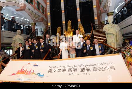 (140407) -- HONGKONG, 7. April 2014 (Xinhua) -- Foto vom 7. April 2014 zeigt die Segelzeremonie des Kreuzfahrtschiffs SuperStar Virgo in Hongkong, Südchina. Im Besitz des singapurischen Unternehmens Star Cruises setzte die SuperStar Virgo am Montag von einem Hafen in Hongkong aus die Segel und eröffnete damit ihre Reiseroute von Hongkong nach Kaohsiung im südöstlichen Taiwan. (Xinhua/Qin Qing) (zgp) CHINA-HONG KONG-CRUISE-SAILING CEREMONY (CN) PUBLICATIONxNOTxINxCHN Hong KONG 7. April 2014 XINHUA Foto vom 7. April 2014 zeigt die Segelzeremonie des Kreuzfahrtschiffs Superstar Virgo in Hongkong Stockfoto