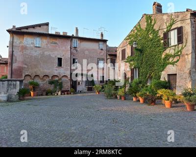 Malerischer Blick auf die Innenstadt von Ostia Antica in Rom, Italien Stockfoto