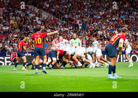 Madrid, Spanien. 26. August 2023. Ein Scrum zwischen den Nationalmannschaften Spaniens und Argentiniens (los Pumas) während des Rugbyspiels im Estadio Civitas Metropolitano. Quelle: SOPA Images Limited/Alamy Live News Stockfoto