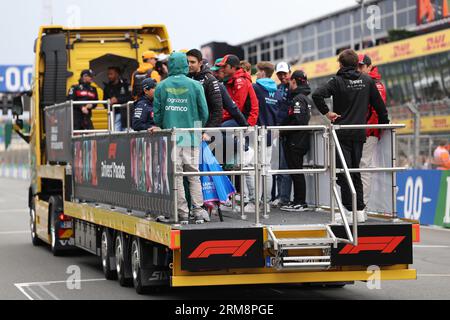 Zandvoort, Niederlande. 27. August 2023. Fahrerparade. 27.08.2023. Formel-1-Weltmeisterschaft, Rd 14, Großer Preis Der Niederlande, Zandvoort, Niederlande, Wettkampftag. Auf dem Foto sollte Folgendes stehen: XPB/Press Association Images. Quelle: XPB Images Ltd/Alamy Live News Stockfoto