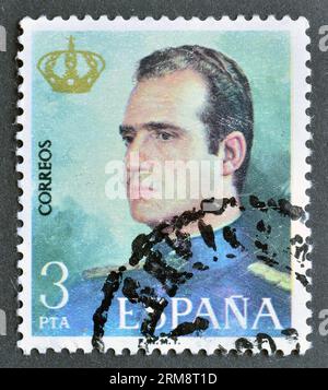 Gestempelte Briefmarke, gedruckt von Spanien, die König Juan Carlos I., Proklamation von Juan Carlos I., um 1975 zeigt. Stockfoto