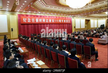 (140426) -- PEKING, 26. April 2014 (Xinhua) -- Liu Yunshan, Mitglied des Ständigen Komitees des Politischen Büros des Zentralkomitees der Kommunistischen Partei Chinas (KPCh), nimmt an einem Symposium zum 110. Geburtstag von Ren Bishi Teil. einer der Gründer der Volksrepublik China, in Peking, Hauptstadt Chinas, am 26. April 2014. (Xinhua/LIU Weibing) (zgp) CHINA-BEIJING-LIU YUNSHAN-REN BISHI-BIRTH ANNIVERSARY (CN) PUBLICATIONxNOTxINxCHN Peking April 26 2014 XINHUA Liu Yunshan Mitglied des Thing Committee des Politbüros der Kommunistischen Partei Chinas CPC CE Stockfoto