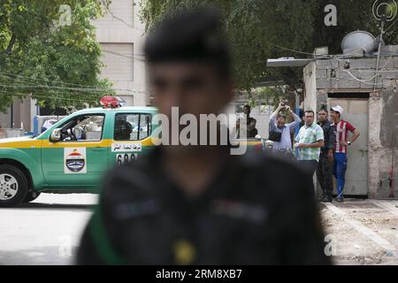 (140428) -- BAGHDAD, April 28, 2014 (Xinhua) -- Security forces members check pedestrians at a check point in central Baghdad, Iraq, April 28, 2014. Iraqi security personnel on Monday cast their ballots across the country ahead of Iraq s parliamentary elections amid tight security measures. (Xinhua/Cui Xinyu) IRAQ-BAGHDAD-ELECTION-SECURITY PUBLICATIONxNOTxINxCHN   Baghdad April 28 2014 XINHUA Security Forces Members Check pedestrians AT a Check Point in Central Baghdad Iraq April 28 2014 Iraqi Security Personnel ON Monday Cast their Ballots across The Country Ahead of Iraq S Parliamentary Elec Stock Photo