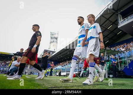 Zwolle, Niederlande. 27. August 2023. ZWOLLE, NIEDERLANDE - AUGUST 27: Younes Namli von PEC Zwolle verlässt während des niederländischen Eredivisie-Spiels zwischen PEC Zwolle und FC Utrecht im MAC3PARK stadion am 27. August 2023 in Zwolle, Niederlande (Foto: Rene Nijhuis/Orange Pictures) Credit: Orange Pics BV/Alamy Live News Stockfoto