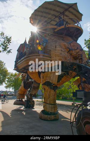 Nantes, Frankreich - 18. oktober 2020: Dieser Elefant ist Teil der Show der Inselmaschinen ( les Machines de l’Ile ) von F. Delaroziere A. Stockfoto