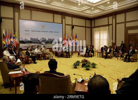 (140520) -- NAY PYI TAW, May 20, 2014 (Xinhua) -- Participants attend the 4th ASEAN-China Defense Ministers Informal Meeting in Nay Pyi Taw, Myanmar s capital, May 20, 2014. The 4th ASEAN-China Defense Ministers Informal Meeting was held in Myanmar s capital Nay Pyi Taw Tuesday. (Xinhua/U Aung) MYANMAR-NAY PYI TAW-ASEAN-CHINA DEFENSE MINISTERS-MEETING PUBLICATIONxNOTxINxCHN   Nay Pyi Taw May 20 2014 XINHUA Participants attend The 4th Asean China Defense Minister Informal Meeting in Nay Pyi Taw Myanmar S Capital May 20 2014 The 4th Asean China Defense Minister Informal Meeting what Hero in Myan Stockfoto
