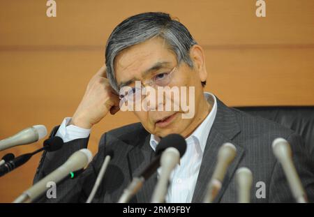 (140521) -- TOKIO, 21. Mai 2014 (Xinhua) -- Gouverneur der Bank of Japan (BOJ) Haruhiko Kuroda nimmt am 21. Mai 2014 an einer Pressekonferenz im Hauptquartier der Bank of Japan (Japan) Teil. BOJ erwartet, dass sich die japanische Wirtschaft weiterhin mäßig erholt. (Xinhua/Stringer) JAPAN-ECONOMY-BOJ-PRESSEGESPRÄCH PUBLICATIONxNOTxINxCHN Tokio 21. Mai 2014 XINHUA Bank of Japan BOJ-Gouverneur Haruhiko Kuroda nimmt an einer Pressekonferenz IM BOJ-Hauptsitz in Tokio Teil Japan 21. Mai 2014 BOJ erwartet, dass sich die japanische Wirtschaft weiter erholt Stockfoto